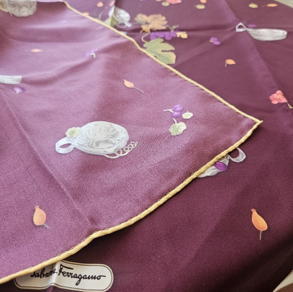 Silk scarf Salvatore Ferragamo - Picture 8 of 8